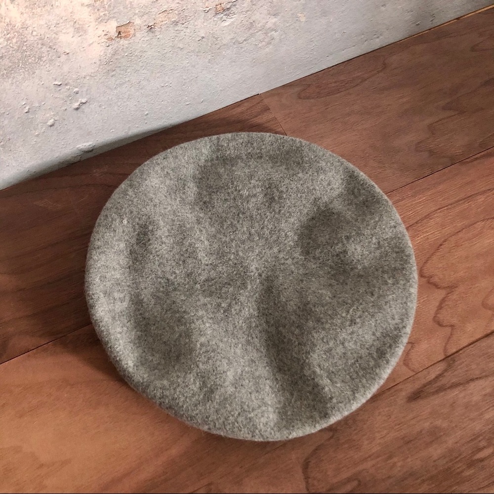 💌3/$25 | Italian Wool Beret